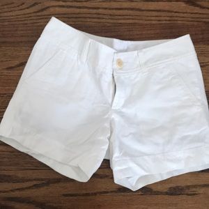 White Lilly Pulitzer 4” Callahan shorts